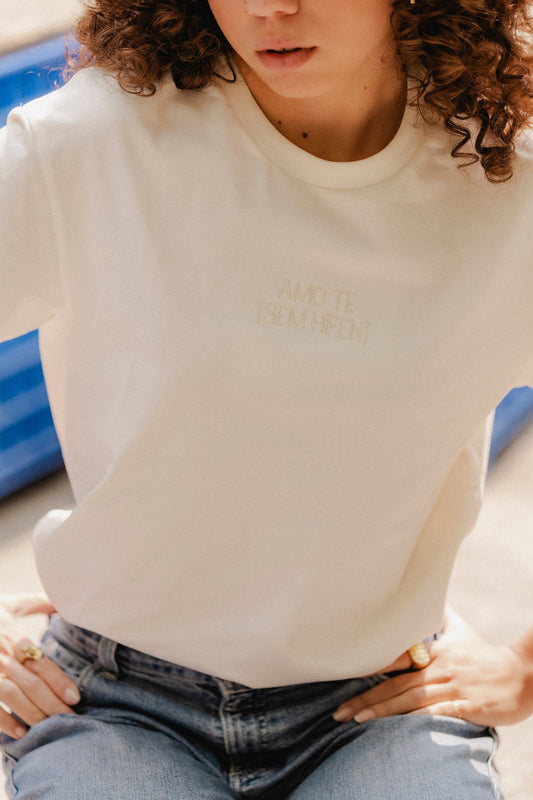 T shirt AMO TE - Ivory - Sem Hífen